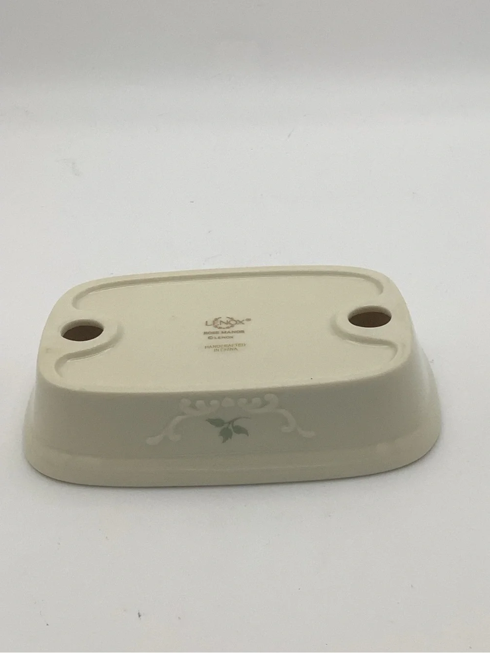 Lenox Cream Rose Manor Soap Dish with Pink Rosebuds